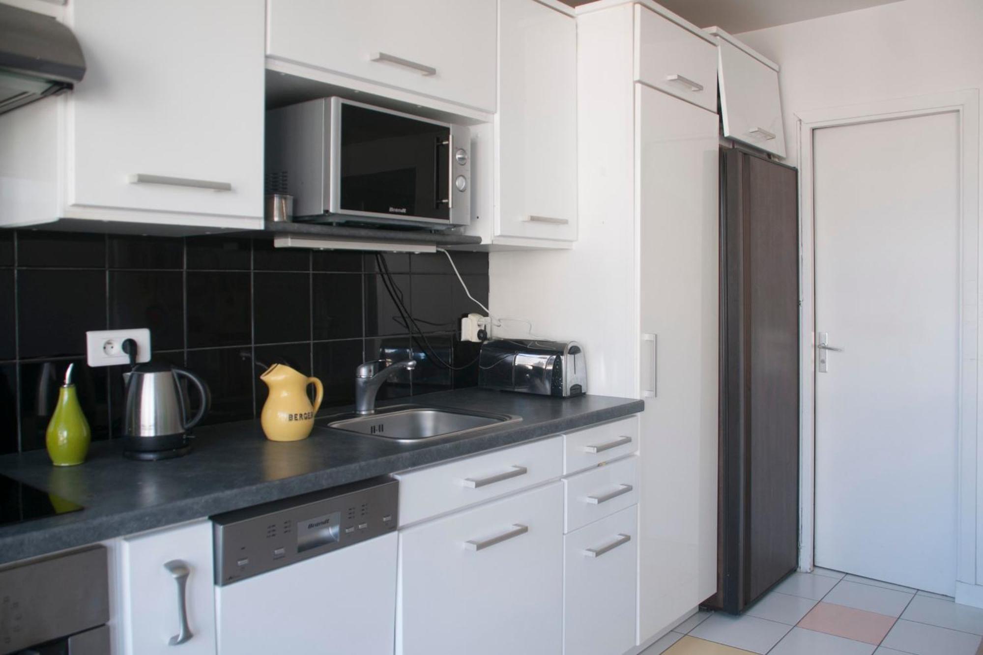 Cosy Apartment With Balcony In The Heart Of Párizs Kültér fotó
